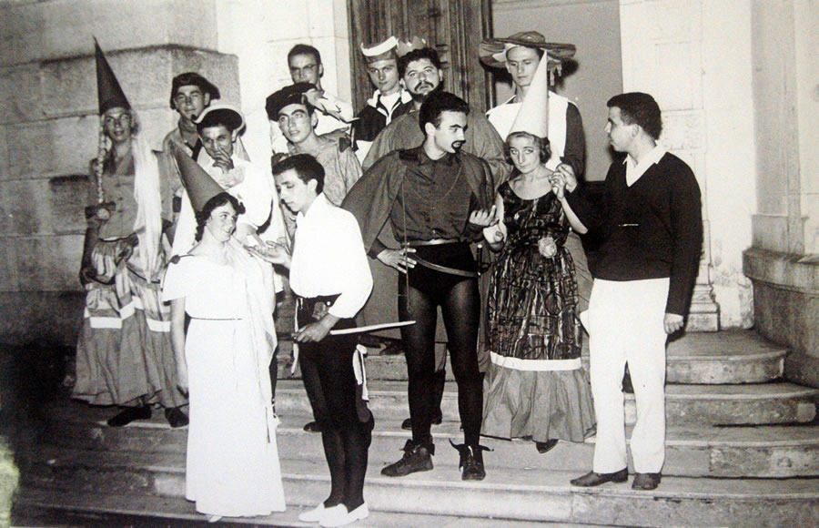 Soirée de Mardi Gras à la colonie de vacances de Vereux en 1963