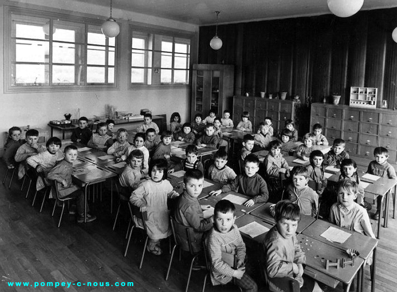 Classe de maternelle à l'école du centre en 1963-1964 ? (Photographie n°167, dépôt de Jean-Luc DUBOIS)