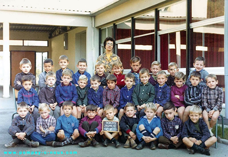 Classe de CP à l'école Jeuyeté en 1967-1968