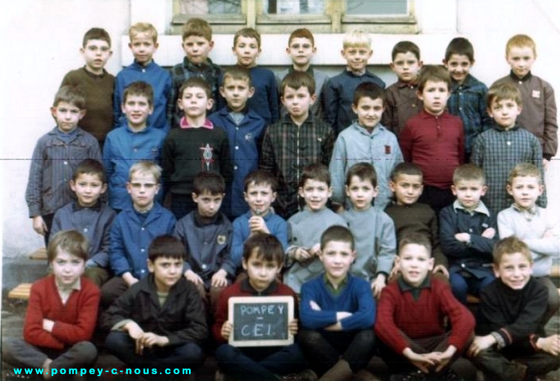 Classe de garçons de CE1de l'école du centre en 1966 (Photographie n°135 ; dépôt de Jean-Luc DUBOIS)