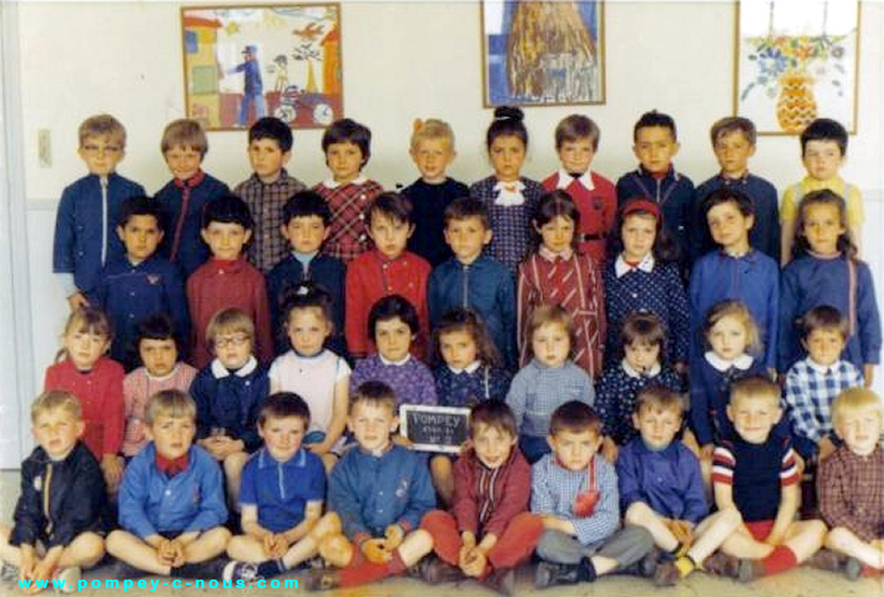 Classe de ? à l'école ? en 1970-1971 (Photographie n°159)