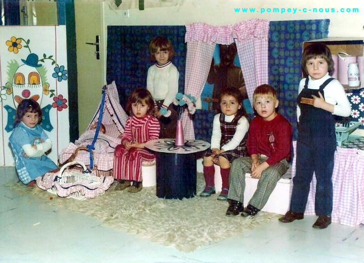 Ecole des Vannes (Jean Moulin), classe de maternelle en 1975 (Photographie n° 339)