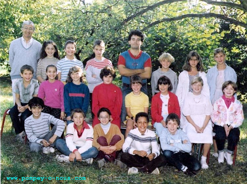 Classe de CM2 école du centre de Pompey en 1985(Photographie n°124 ; dépôt de Cécile TOUSSAINT