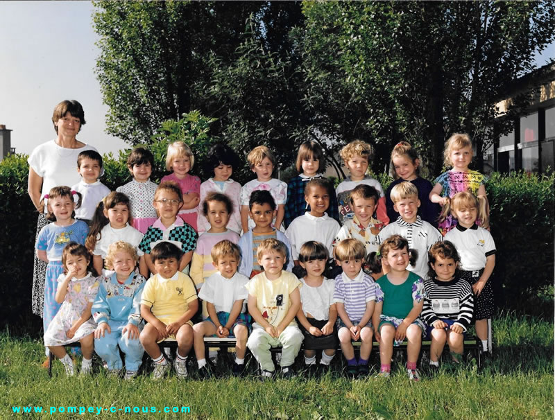 Classe de maternelle 2ième année de madame RAPENNE à l'école Gilberte Monne au Jeuyeté.