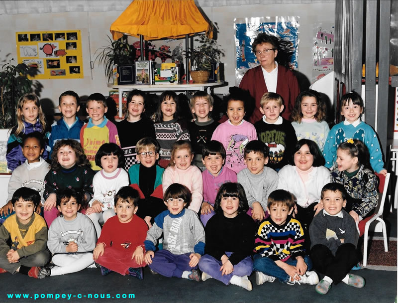 En 1991-1992 école maternelle Gilberte Monne au Jeuyeté 4me année, classe de mademoiselle OGÉ.