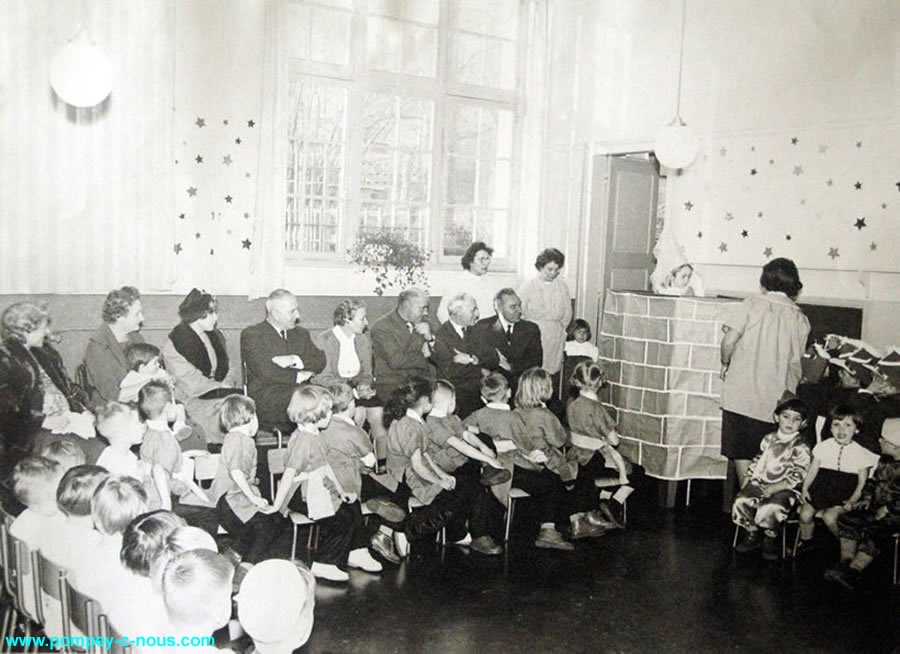 séance récréative au Jardin d'Enfants le 23 décembre 1962