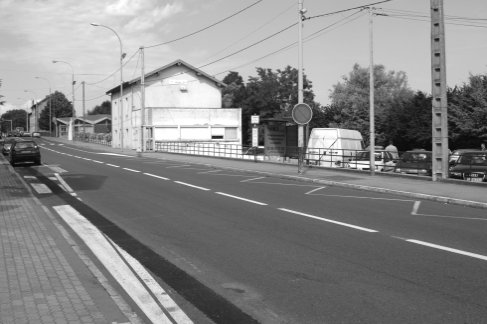 Avenue du Général de Gaulle (anciennement rue de Metz - photographie noir et blanc : Jean-Luc Gouret)